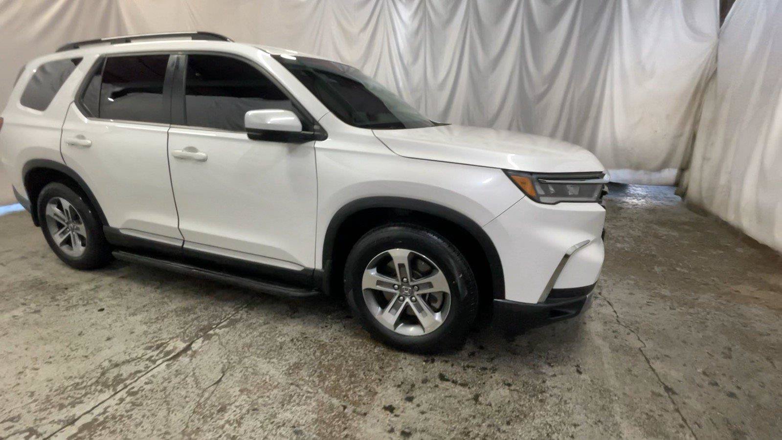 Certified 2024 Honda Pilot EX-L image 3