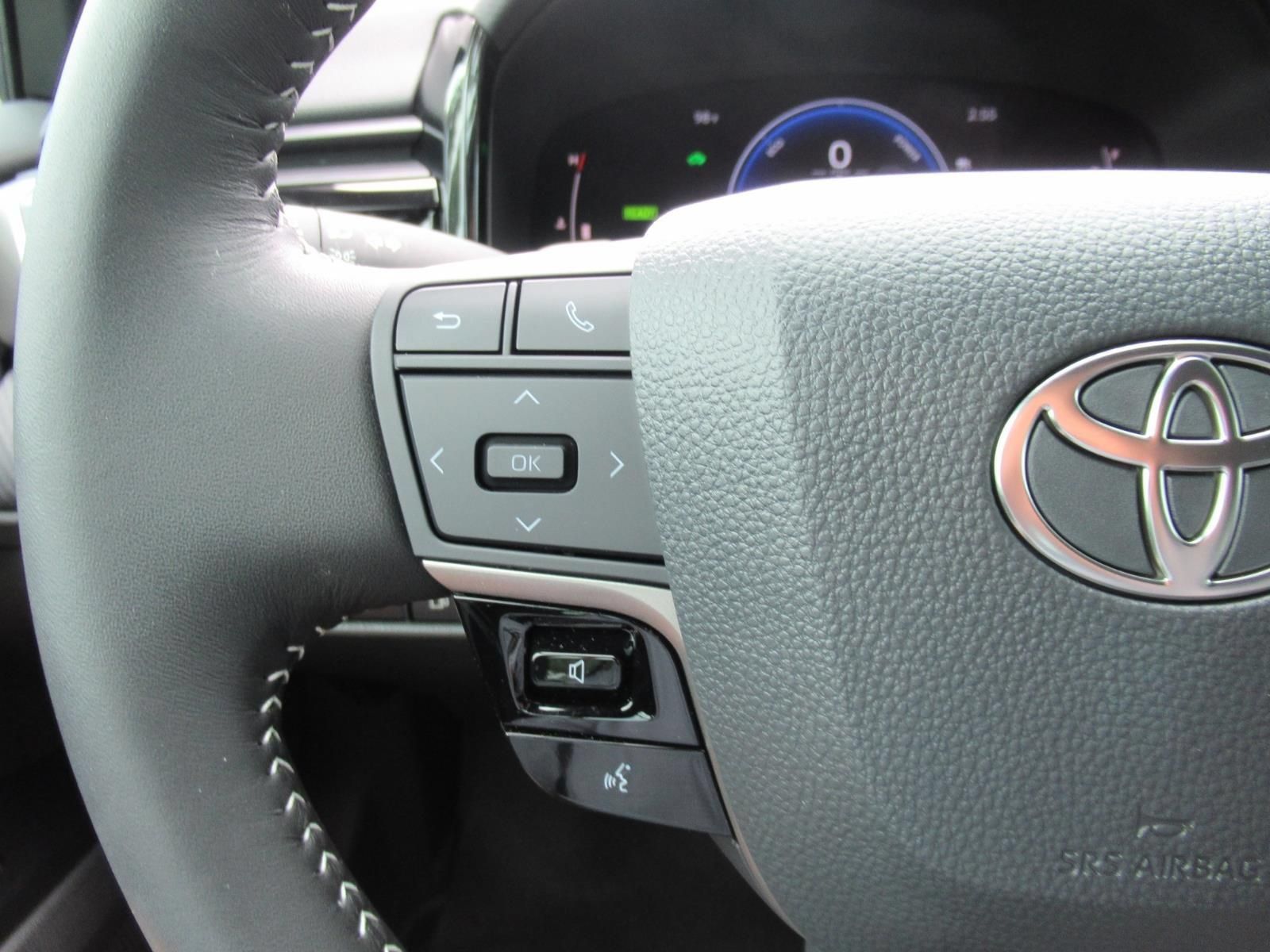 Used 2026 Toyota Camry Hybrid FWD image 22