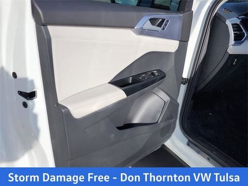 New 2026 Volkswagen Taos SE AWD/4WD image 10