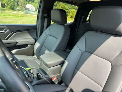 Used 2024 Chevrolet Colorado LT w/ LT Convenience Package III image 24