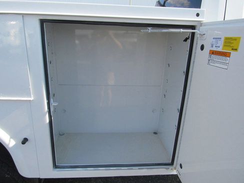 Used 2024 RAM 4500 SLT w/ Quick Order Package 2YG SLT image 21