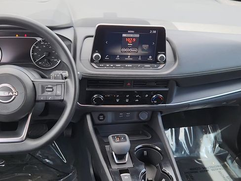 Used 2024 Nissan Rogue S AWD/4WD image 27