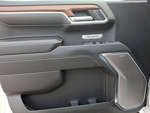 Certified 2023 GMC Sierra 1500 Denali image 10