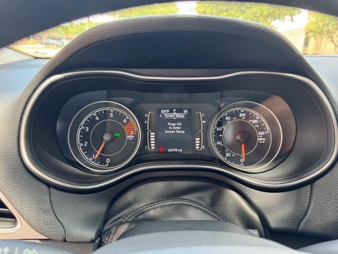 Used 2020 Jeep Cherokee Latitude FWD image 11