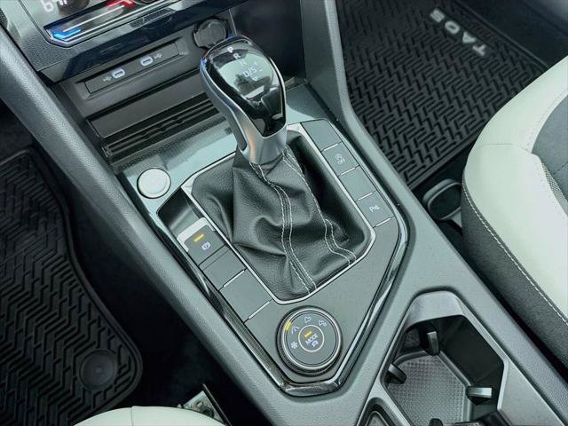 New 2027 Volkswagen Taos SE AWD/4WD image 16