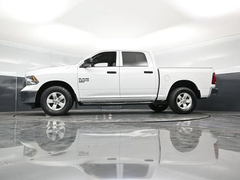 Used 2022 RAM 1500 Classic SLT AWD/4WD image 54