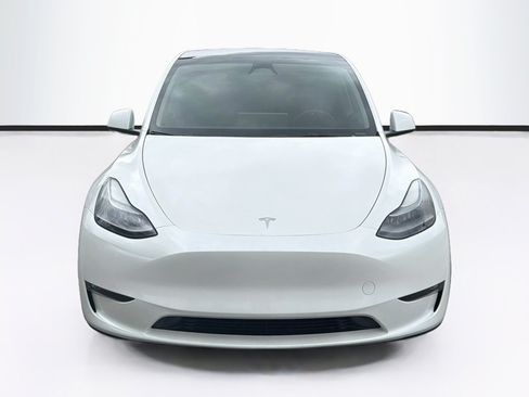 Used 2023 Tesla Model Y AWD image 2
