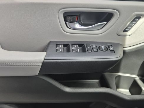 Used 2025 Honda Pilot EX-L image 26