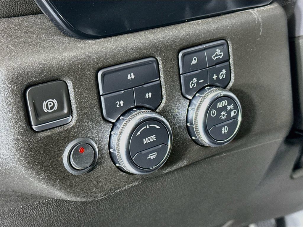 Used 2024 GMC Sierra 3500 SLE w/ SLE Convenience Package AWD/4WD image 10