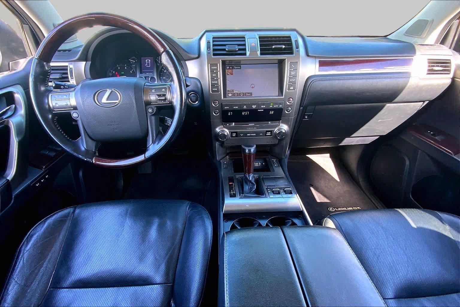 Used 2017 Lexus GX 460 Premium w/ Premium Package AWD/4WD image 16