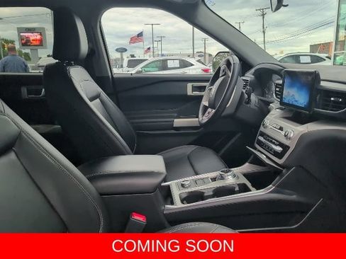 Used 2023 Ford Explorer XLT w/ Equipment Group 202A AWD/4WD image 10