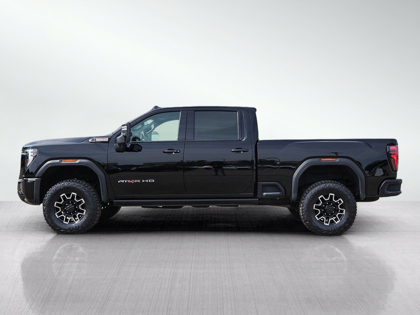 Used 2024 GMC Sierra 2500 AT4X AWD/4WD image 2
