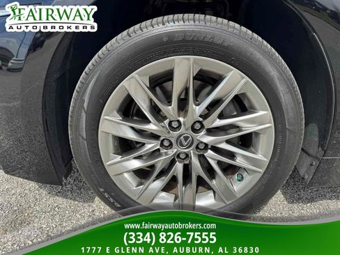 Used 2018 Lexus LS 500 w/ Interior Upgrade Package image 33