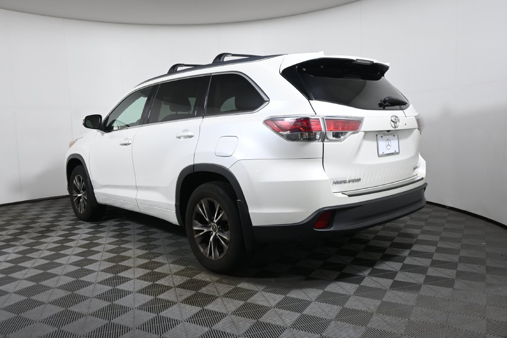 Used 2016 Toyota Highlander XLE AWD/4WD image 5