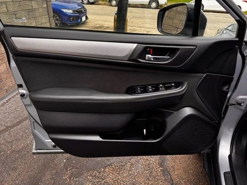 Used 2019 Subaru Outback 2.5i Premium w/ Protection Package #1 AWD/4WD image 10