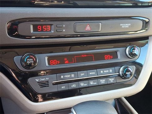 Used 2017 Kia Sedona EX image 15