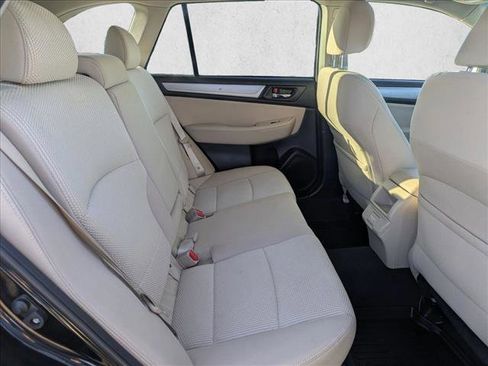 Used 2018 Subaru Outback 2.5i Premium image 18