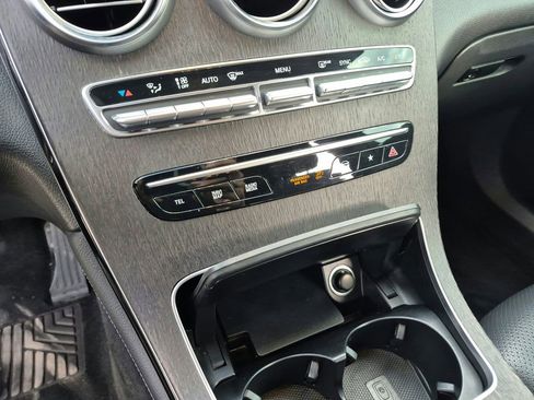 Used 2020 Mercedes-Benz GLC 300 GLC 300 image 24