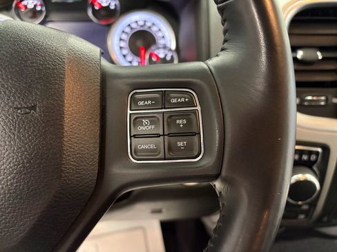 Used 2019 RAM 1500 Big Horn AWD/4WD image 12