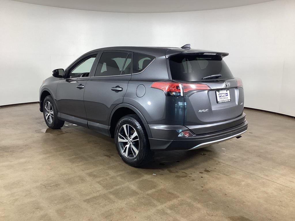 Used 2018 Toyota RAV4 XLE FWD image 7