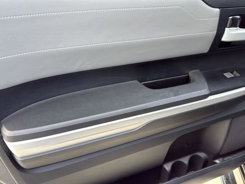 Used 2014 Toyota Tundra Limited w/ Limited Premium Package image 27