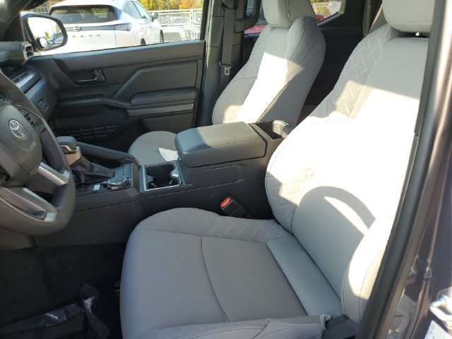 Used 2024 Toyota Tacoma SR5 AWD/4WD image 16