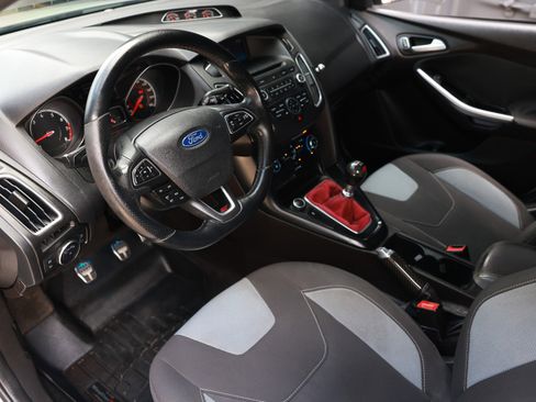 Used 2017 Ford Focus ST image 6