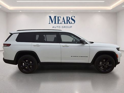 Used 2023 Jeep Grand Cherokee L Limited w/ Luxury Tech Group II AWD/4WD image 6