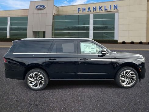 New 2025 Lincoln Navigator L Reserve image 8