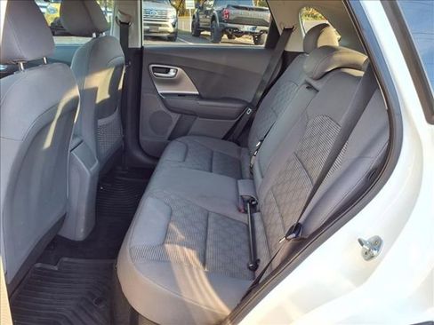 Used 2019 Kia Niro LX image 10