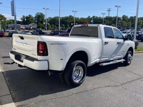 New 2026 RAM 3500 Big Horn AWD/4WD image 7