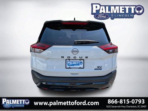 Used 2023 Nissan Rogue SV w/ SV Premium B Package FWD image 4