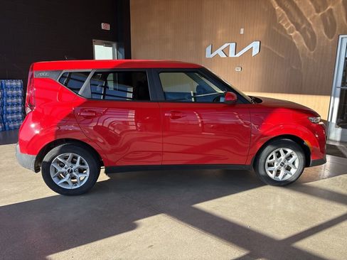 Certified 2022 Kia Soul LX w/ Technology Package image 15