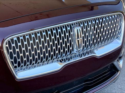 Used 2020 Lincoln Nautilus Reserve w/ Equipment Group 201A AWD/4WD image 32