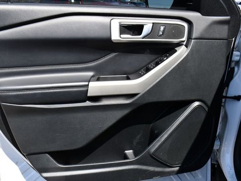 Used 2021 Ford Explorer XLT w/ Equipment Group 202A AWD/4WD image 24