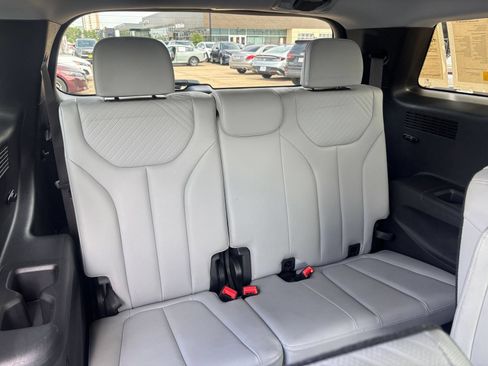 Used 2024 Hyundai Palisade SEL FWD image 31