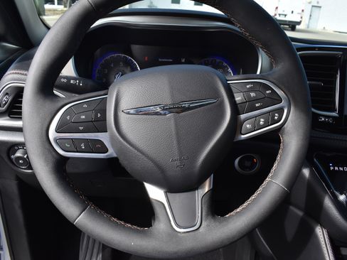 Used 2024 Chrysler Pacifica Pinnacle image 13