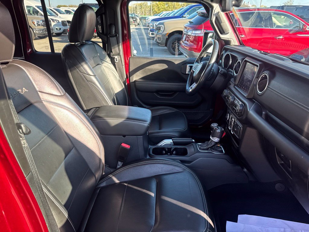 Used 2021 Jeep Wrangler Unlimited Sahara w/ Cold Weather Group AWD/4WD image 34