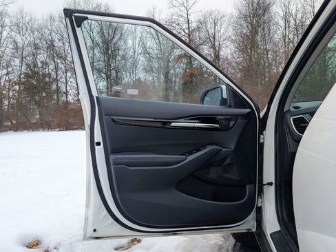 Used 2024 Kia Seltos X-Line image 10