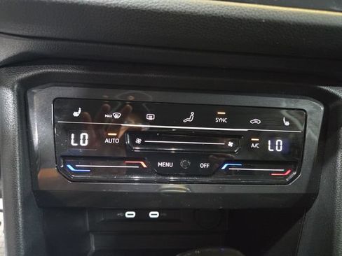Used 2024 Volkswagen Tiguan SE FWD image 18