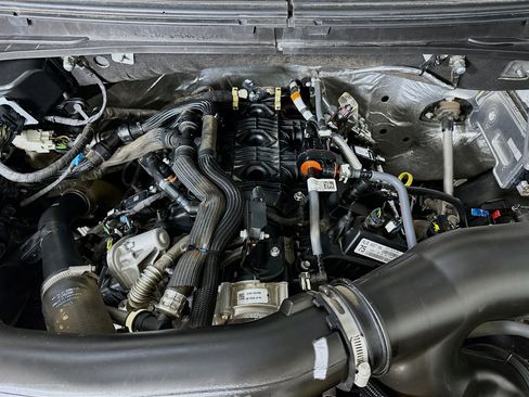 Used 2024 Ford Expedition XLT image 36