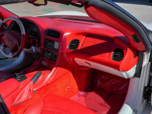 Used 2003 Chevrolet Corvette Convertible w/ Preferred Equipment Group1 image 36