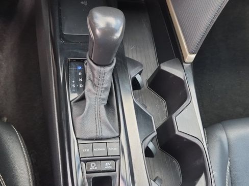 Used 2025 Toyota Camry SE FWD image 18