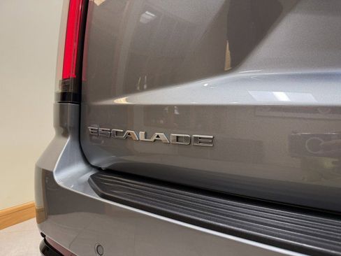 Used 2025 Cadillac Escalade ESV Sport w/ Touring Package image 53