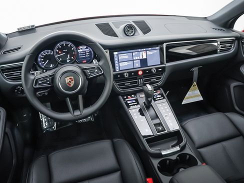 New 2026 Porsche Macan image 19