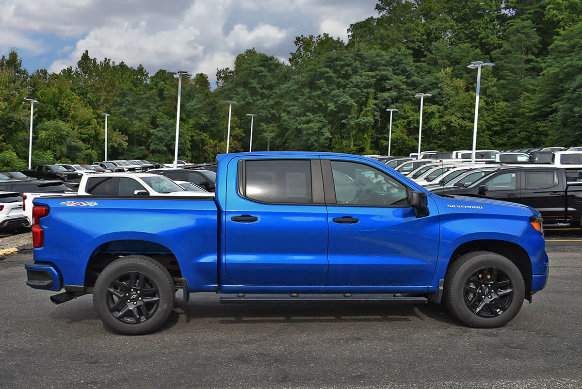 Used 2022 Chevrolet Silverado 1500 Custom AWD/4WD image 6