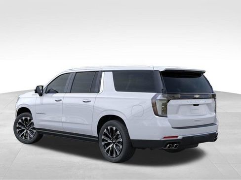 New 2026 Chevrolet Suburban High Country image 3