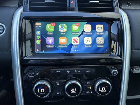 Used 2017 Land Rover Discovery HSE image 10