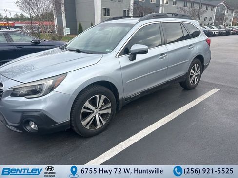 Used 2018 Subaru Outback 2.5i Limited image 1
