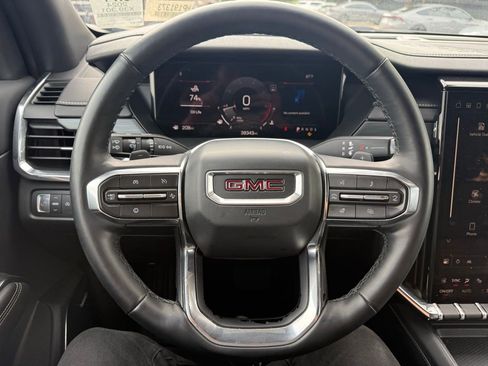 Used 2024 GMC Acadia Elevation image 12